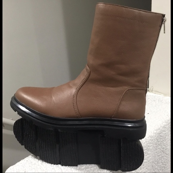New never wore Urban Outfitters Vintage Foundry boots